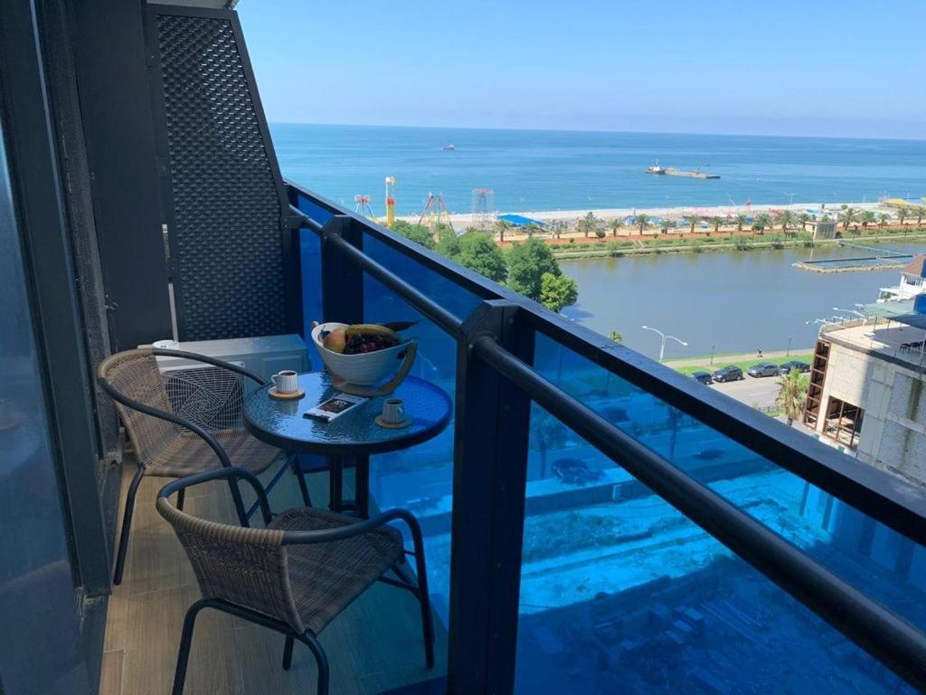 Orbi City Luxury Suit Batumi Exterior photo